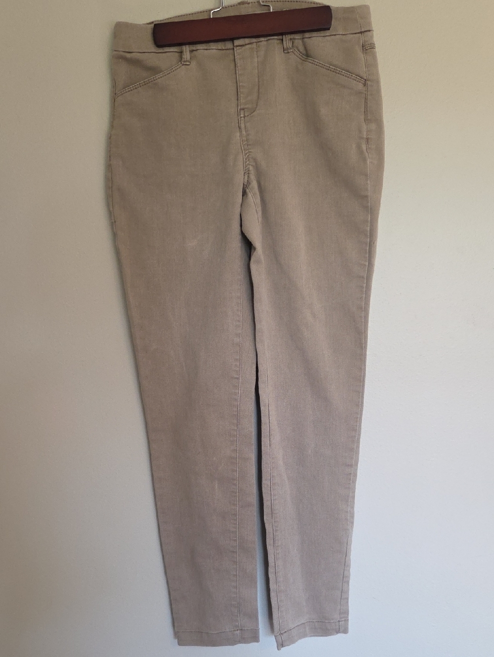 Natural Reflections Stretchy Skinny Jeans in Taupe